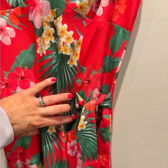 Floral Maxi - Red and Green tropical vacation size 4 maxi long wedding guest - Picture 13 of 14